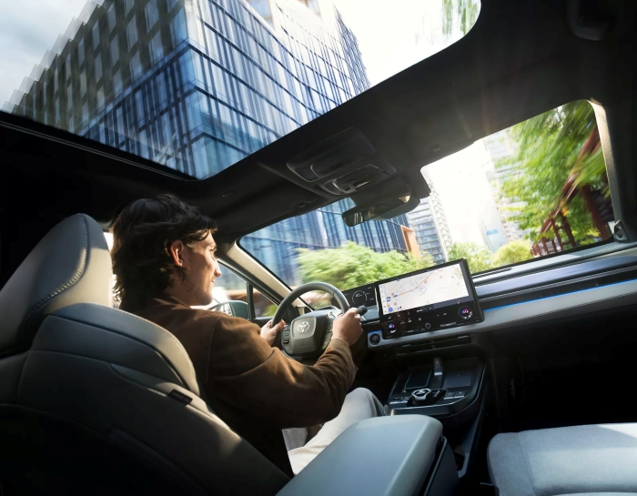 toyota c-hr+ innenraum